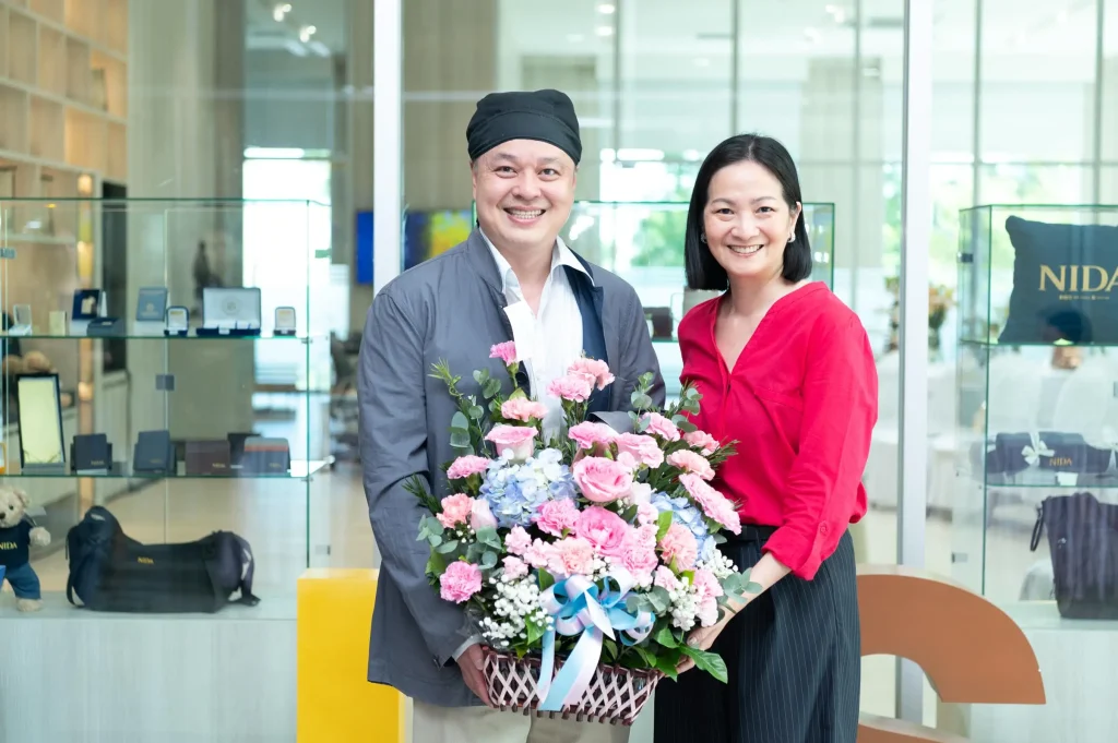 ccad 38 นิด้าเปิดตัว “ศูนย์พัฒนาทุนและสินทรัพย์” อย่างเป็นทางการในบรรยากาศอบอุ่น แขกผู้มีเกียรติ คณาจารย์ - นักศึกษา - ศิษย์เก่า ร่วมแสดงความยินดีอย่างคับคั่ง