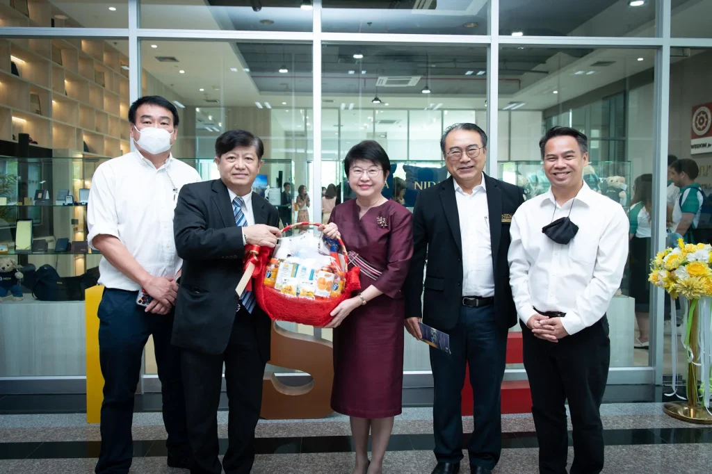 ccad 42 นิด้าเปิดตัว “ศูนย์พัฒนาทุนและสินทรัพย์” อย่างเป็นทางการในบรรยากาศอบอุ่น แขกผู้มีเกียรติ คณาจารย์ - นักศึกษา - ศิษย์เก่า ร่วมแสดงความยินดีอย่างคับคั่ง