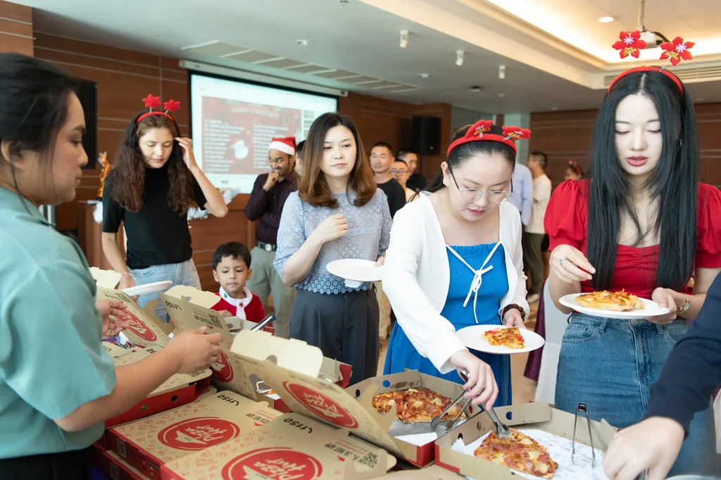 ‘นิด้า’ จัดงาน Holly Jolly: Celebrate the Christmas Spirit Around the World