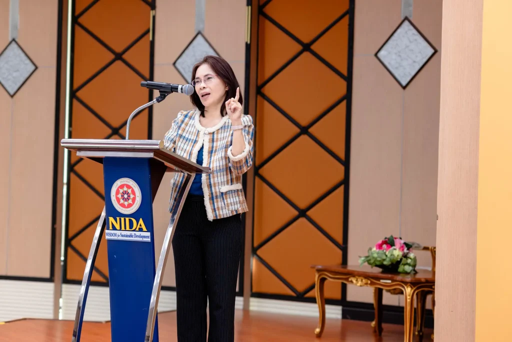 climate change crisis04 ศูนย์ Yunus-NIDA และสำนักวิจัย NIDA จัดงานเสวนา “ผู้นำทางด้านการสื่อสารวิกฤตการเปลี่ยนแปลงสภาพภูมิอากาศ”