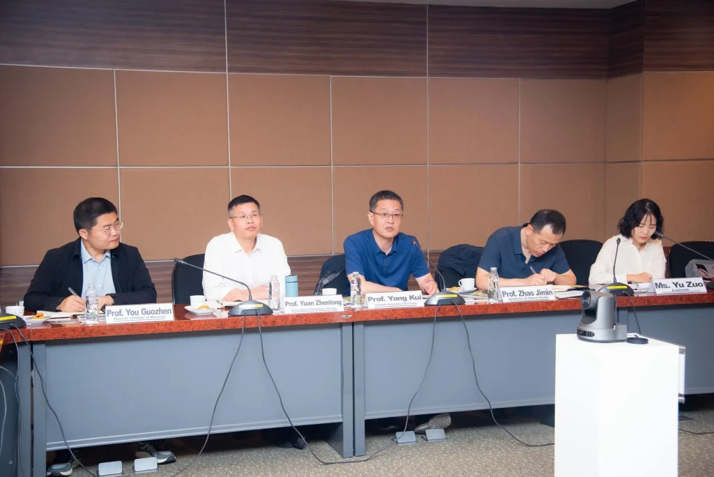 nida bass 01 ‘นิด้า’ ให้การต้อนรับ ผู้แทนจาก Beijing Academy of Social Sciences จากสาธารณรัฐประชาชนจีน