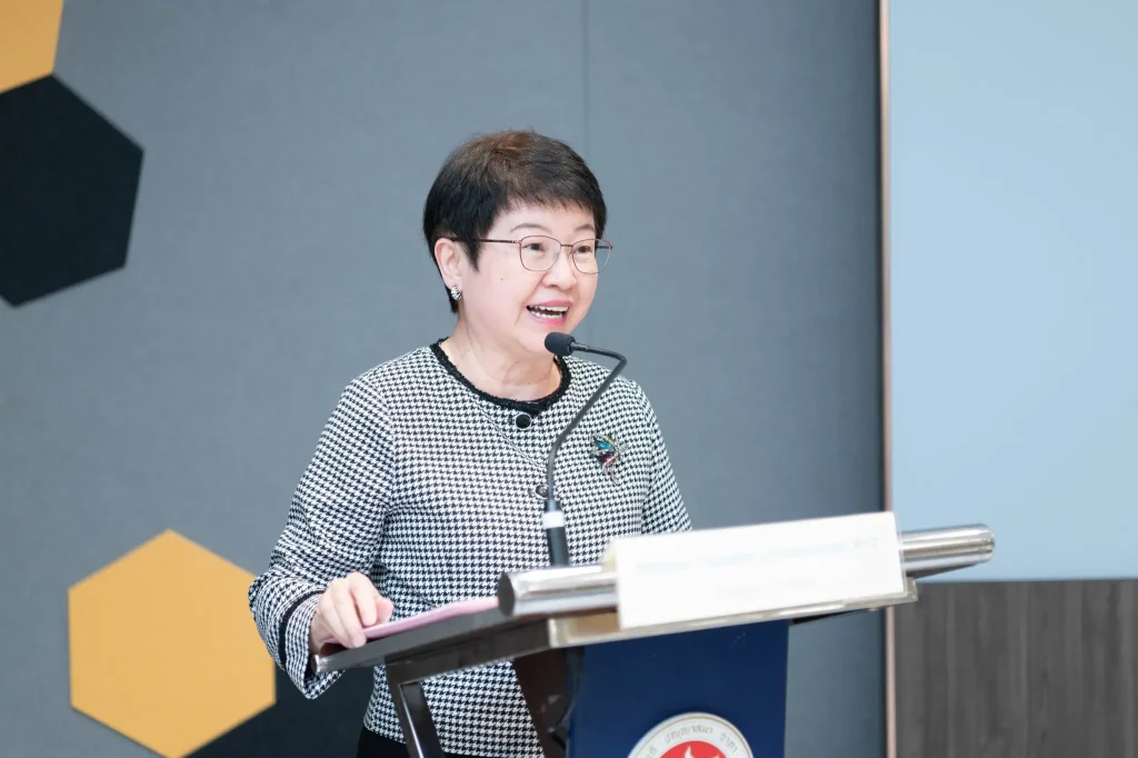 คณะภาษาและการสื่อสาร นิด้า จัดงานเสวนา “A Conversation with Teun A. van Dijk on Discourse Studies Research: From Incubation to Publication”