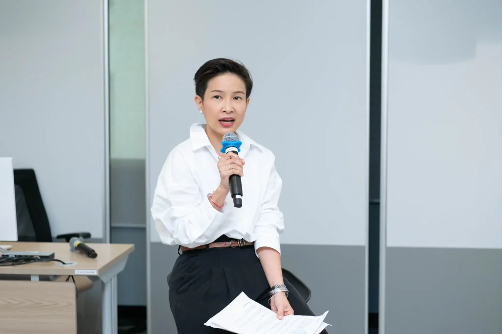 คณะภาษาและการสื่อสาร นิด้า จัดงานเสวนา “A Conversation with Teun A. van Dijk on Discourse Studies Research: From Incubation to Publication”