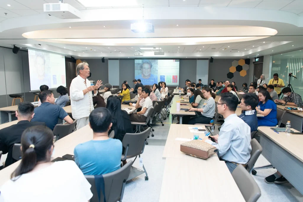 คณะภาษาและการสื่อสาร นิด้า จัดงานเสวนา “A Conversation with Teun A. van Dijk on Discourse Studies Research: From Incubation to Publication”