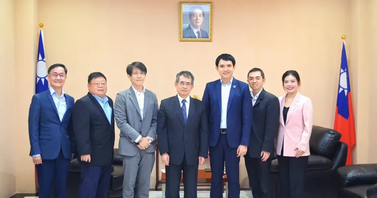 'นิด้า' สวัสดีปีใหม่หน่วยงานพันธมิตร