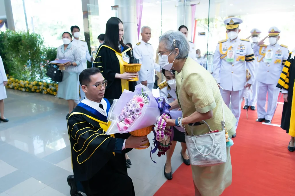 พิธีพระราชทานปริญญาบัตร สถาบันบัณฑิตพัฒนบริหารศาสตร์ ครั้งที่ 45