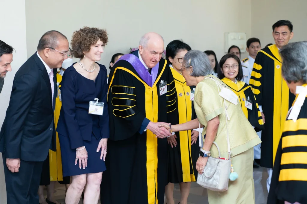 พิธีพระราชทานปริญญาบัตร สถาบันบัณฑิตพัฒนบริหารศาสตร์ ครั้งที่ 45