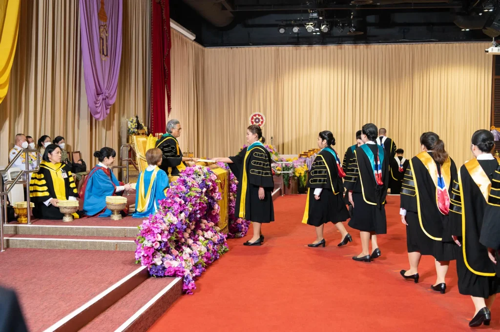 พิธีพระราชทานปริญญาบัตร สถาบันบัณฑิตพัฒนบริหารศาสตร์ ครั้งที่ 45