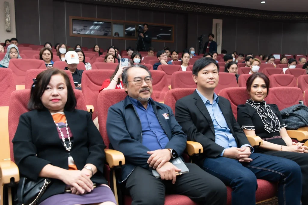 “One Day with Change Agents: ชวนศิษย์ดัง นั่งคุย แบบไหนถึงเรียกว่า…Success!!”