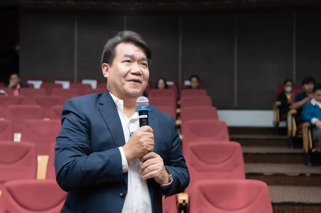 “One Day with Change Agents: ชวนศิษย์ดัง นั่งคุย แบบไหนถึงเรียกว่า…Success!!”