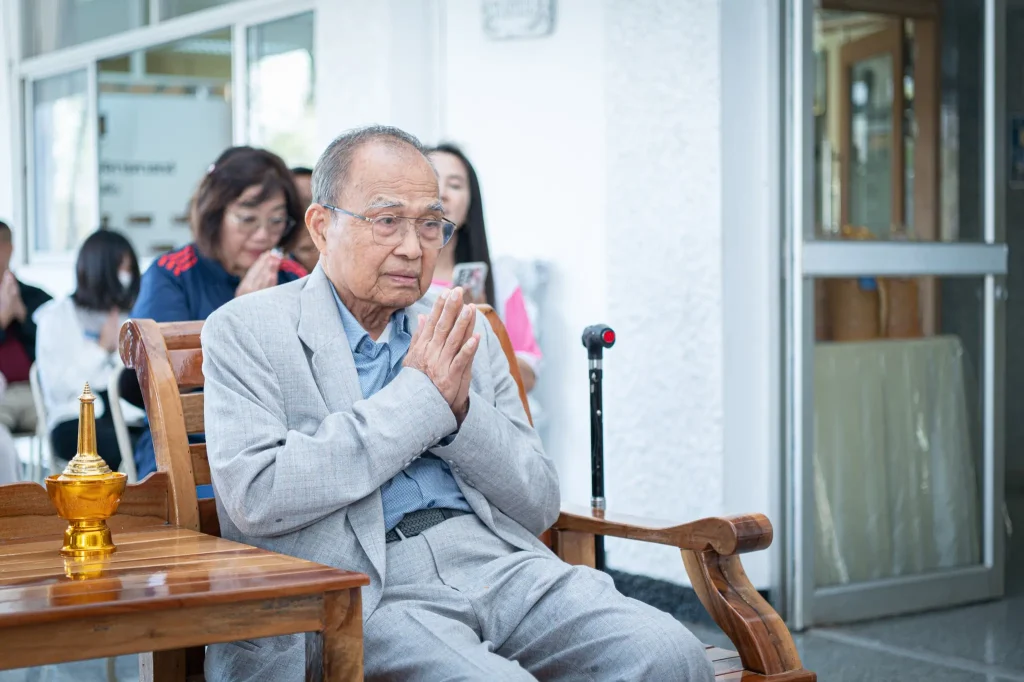 รองนายกฯ ประเสริฐ – ผู้บริหารนิด้า – ศิษย์เก่า ร่วมทำบุญถวายภัตตาหารเพล ในโอกาสเปิด “นิด้า – วิทยาเขตสีคิ้ว” อย่างเป็นทางการ