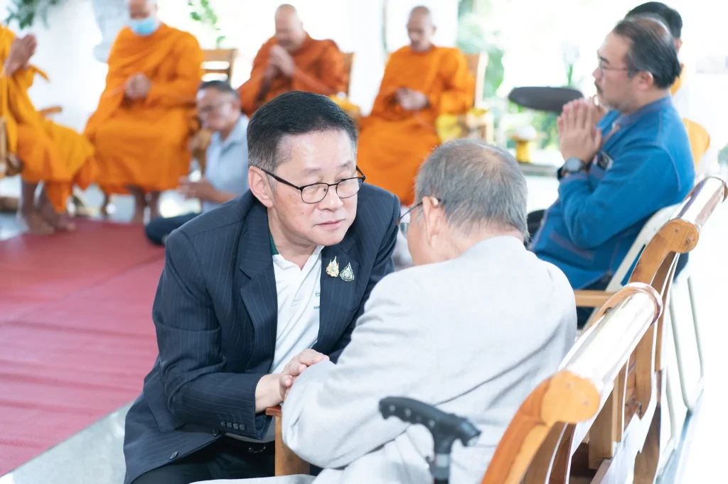 รองนายกฯ ประเสริฐ – ผู้บริหารนิด้า – ศิษย์เก่า ร่วมทำบุญถวายภัตตาหารเพล ในโอกาสเปิด “นิด้า – วิทยาเขตสีคิ้ว” อย่างเป็นทางการ