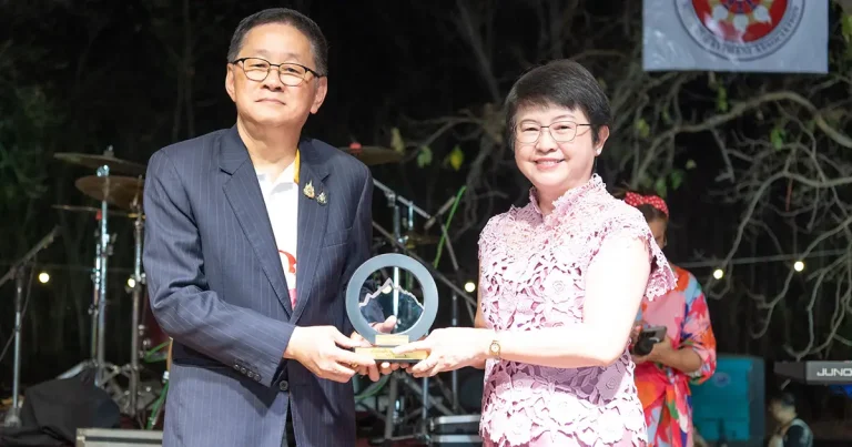 งานเลี้ยงพบปะสังสรรค์ศิษย์เก่า "คืนสู่เหย้านิด้านครราชสีมา"