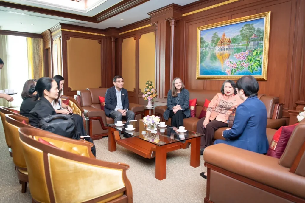 WO2 นิด้า ให้การต้อนรับ Ms. Melinda Good ผู้อำนวยการธนาคารโลกประจำประเทศไทยและสาธารณรัฐแห่งสหภาพพม่า ภูมิภาคเอเชียตะวันออกและแปซิฟิก