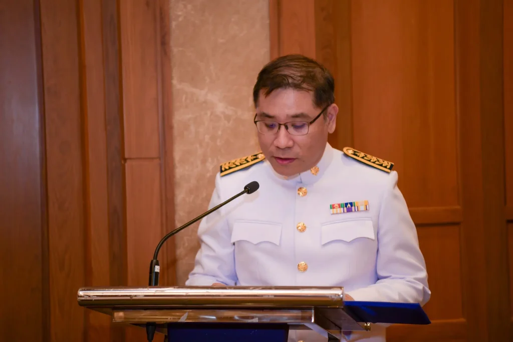 680425n02 พิธีพระราชทานเครื่องราชอิสริยาภรณ์ ประจำปี 2565 – 2567 สถาบันบัณฑิตพัฒนบริหารศาสตร์