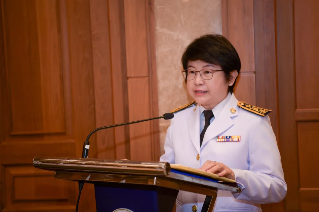 680425n03 พิธีพระราชทานเครื่องราชอิสริยาภรณ์ ประจำปี 2565 – 2567 สถาบันบัณฑิตพัฒนบริหารศาสตร์