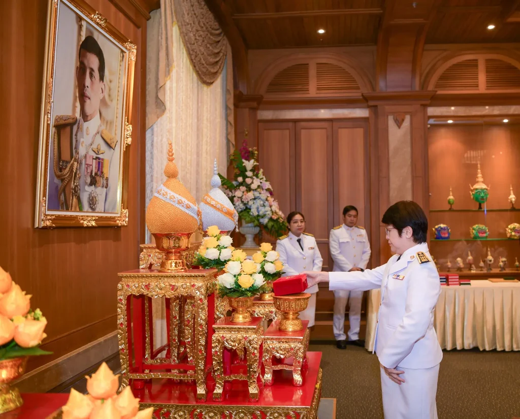 680425n04 พิธีพระราชทานเครื่องราชอิสริยาภรณ์ ประจำปี 2565 – 2567 สถาบันบัณฑิตพัฒนบริหารศาสตร์