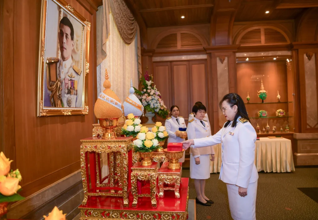 680425n06 พิธีพระราชทานเครื่องราชอิสริยาภรณ์ ประจำปี 2565 – 2567 สถาบันบัณฑิตพัฒนบริหารศาสตร์