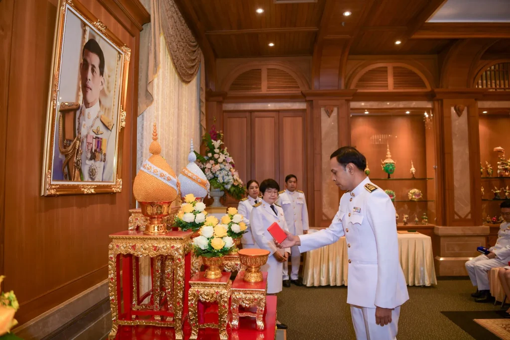 680425n10 พิธีพระราชทานเครื่องราชอิสริยาภรณ์ ประจำปี 2565 – 2567 สถาบันบัณฑิตพัฒนบริหารศาสตร์