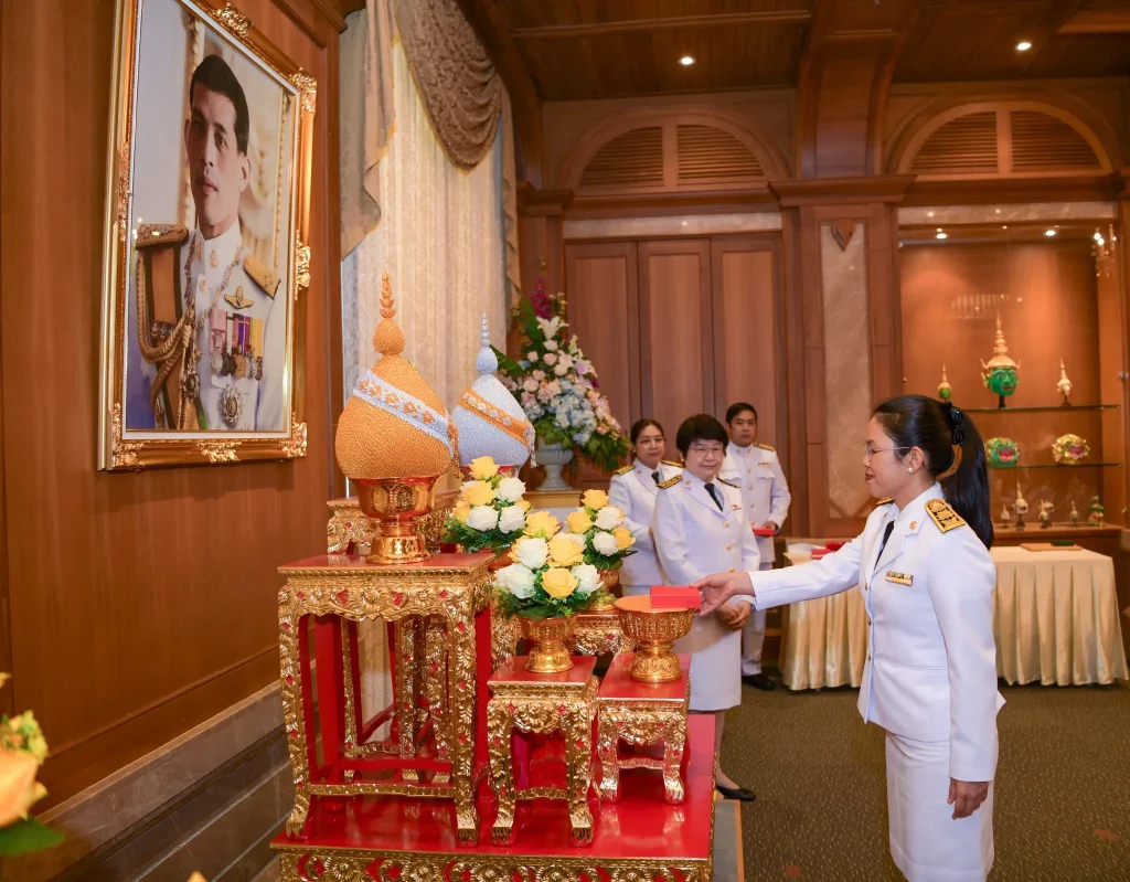 680425n17 พิธีพระราชทานเครื่องราชอิสริยาภรณ์ ประจำปี 2565 – 2567 สถาบันบัณฑิตพัฒนบริหารศาสตร์
