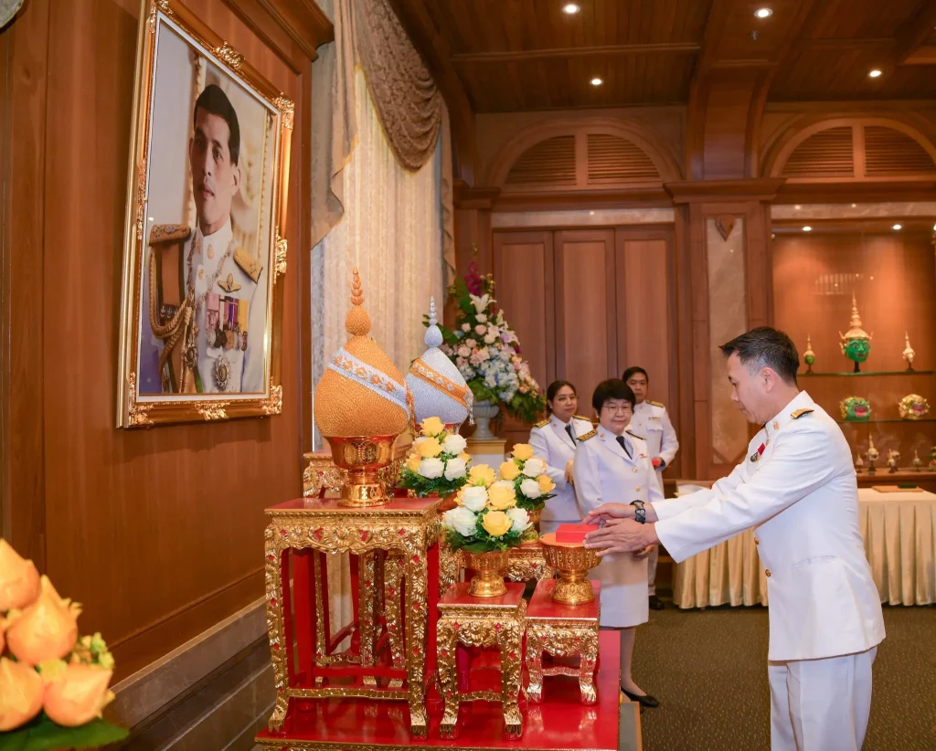 680425n18 พิธีพระราชทานเครื่องราชอิสริยาภรณ์ ประจำปี 2565 – 2567 สถาบันบัณฑิตพัฒนบริหารศาสตร์