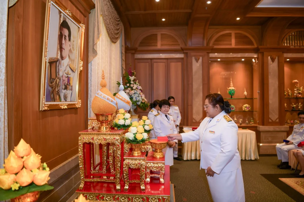 680425n21 พิธีพระราชทานเครื่องราชอิสริยาภรณ์ ประจำปี 2565 – 2567 สถาบันบัณฑิตพัฒนบริหารศาสตร์