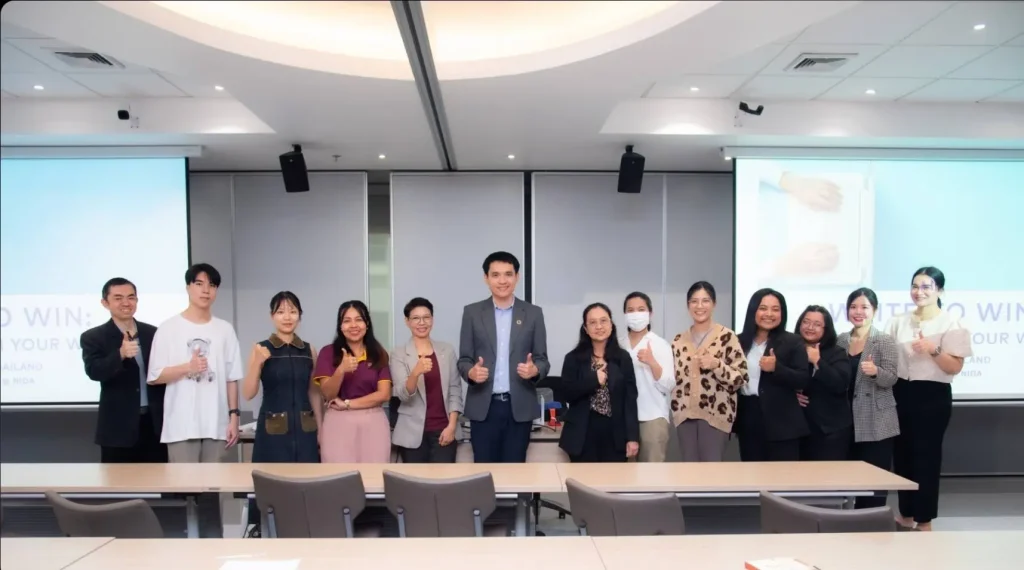 ‘นิด้า’ จัดโครงการอบรมเทคนิค Essay Writing และ Fulbright Scholarships 2025 โดย Fulbright Thailand