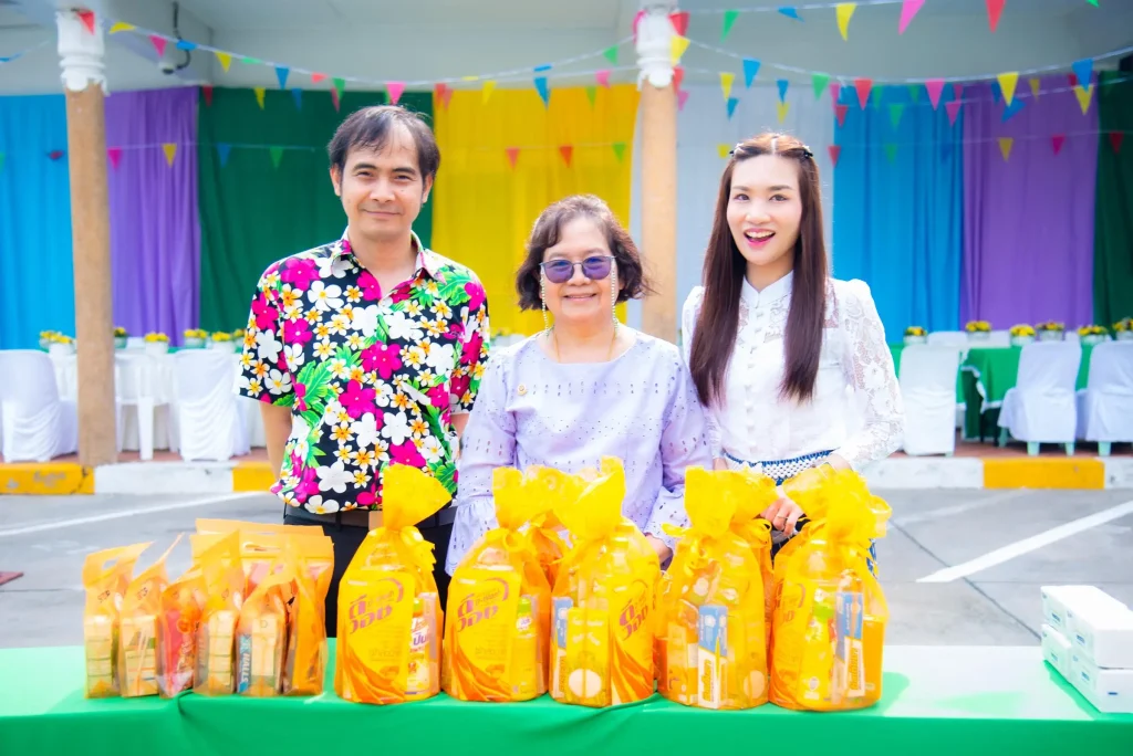 ‘นิด้า’ ร่วมกิจกรรมวันสงกรานต์และวันผู้สูงอายุ ณ สำนักงานเขตบางกะปิ