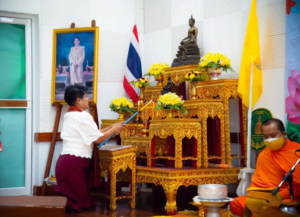 ‘นิด้า’ ร่วมกิจกรรมวันสงกรานต์และวันผู้สูงอายุ ณ สำนักงานเขตบางกะปิ