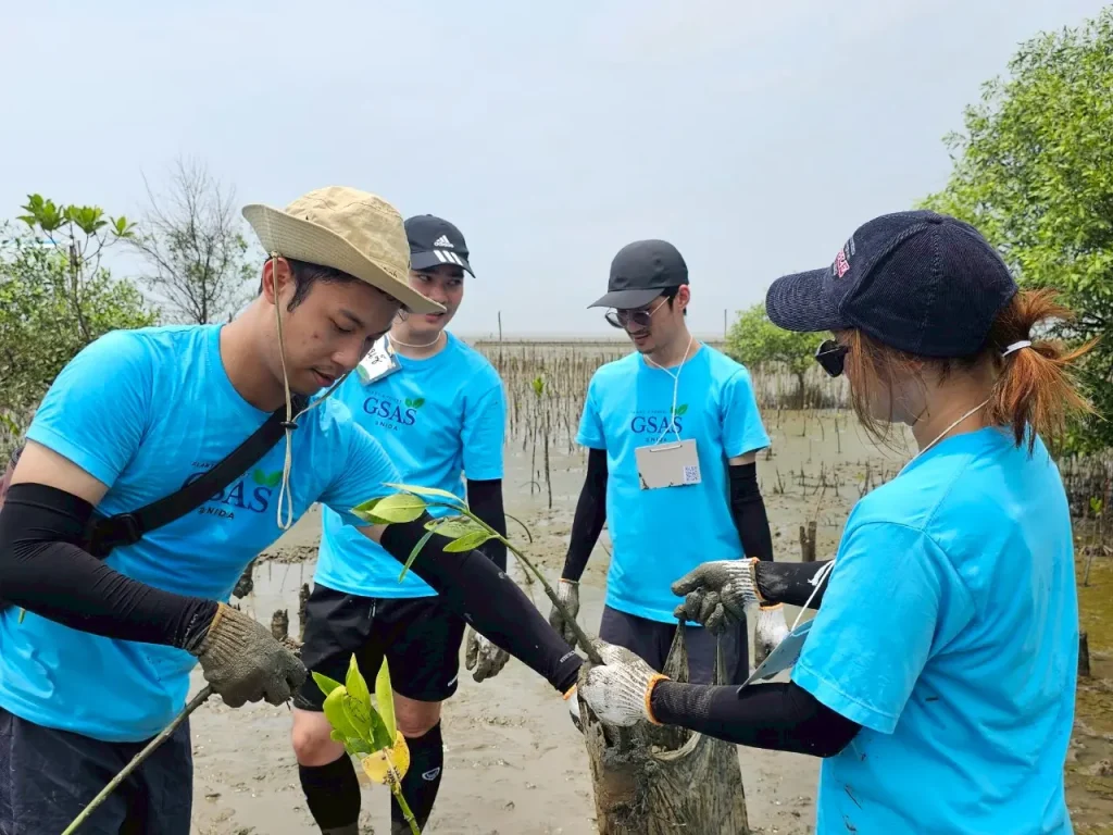 NIDA SAS CSR09 กิจกรรมเพื่อสังคม คณะสถิติประยุกต์ 2568 : โครงการกิจกรรมอาสาปลูกป่าชายเลน จังหวัดสมุทรปราการ