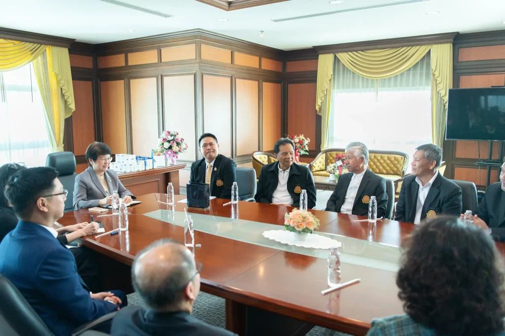 สมาคมศิษย์เก่าคณะรัฐประศาสนศาสตร์ เข้าคารวะอธิการบดี เนื่องในโอกาสเข้ารับตำแหน่ง นายกสมาคมศิษย์เก่า คณะรัฐประศาสนศาสตร์