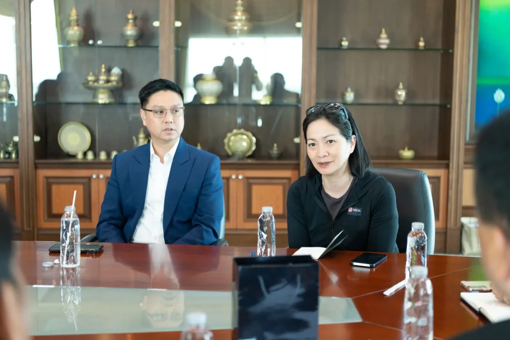 สมาคมศิษย์เก่าคณะรัฐประศาสนศาสตร์ เข้าคารวะอธิการบดี เนื่องในโอกาสเข้ารับตำแหน่ง นายกสมาคมศิษย์เก่า คณะรัฐประศาสนศาสตร์