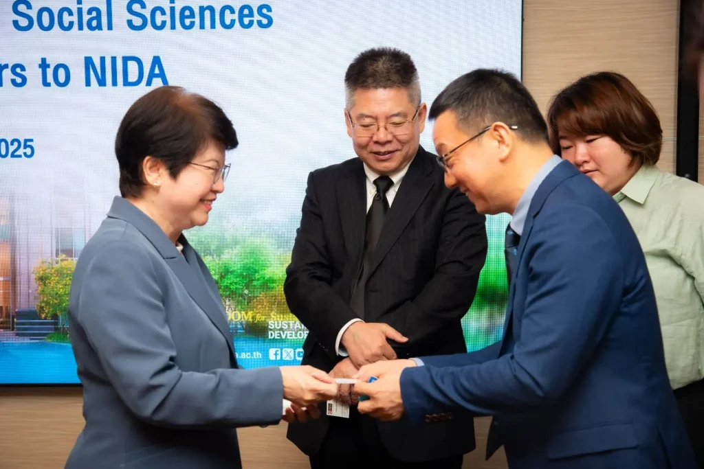 nida-sass-visit-2025-04 ‘นิด้า’ ให้การต้อนรับ คณะผู้แทนจาก Shanghai Academy of Social Sciences (SASS) จากสาธารณรัฐประชาชนจีน