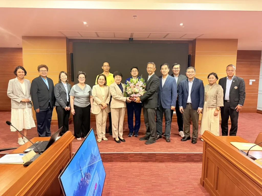 president-congratulations01 ผู้ทรงคุณวุฒิด้านกฎหมายแสดงความยินดีในโอกาสที่ ศ.ดร.ทิพวรรณ หล่อสุวรรณรัตน์ ได้รับการแต่งตั้งให้ดำรงตำแหน่งอธิการบดี