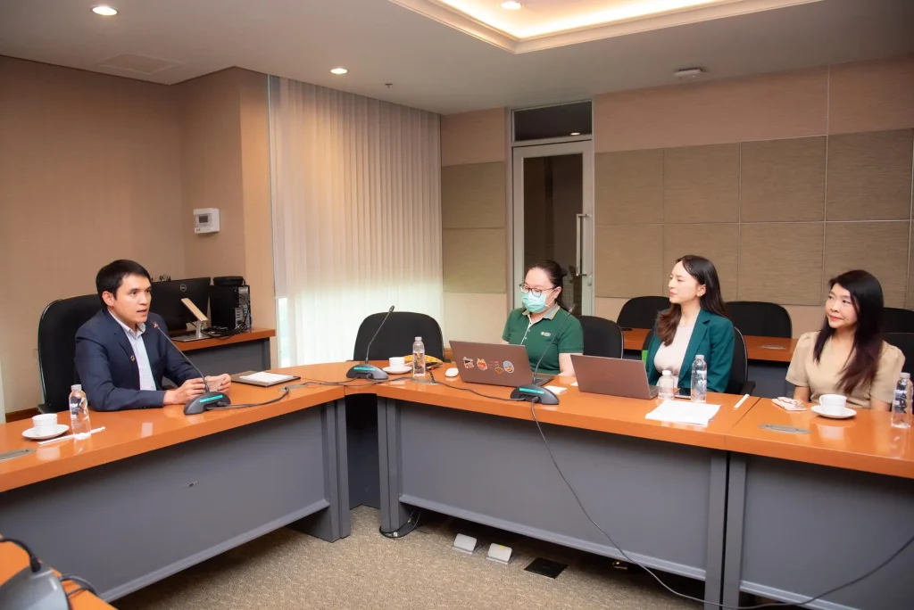 chinese-center06 ‘นิด้า’ ให้การต้อนรับผู้แทนจาก Chinese Center โรงพยาบาลสมิติเวช