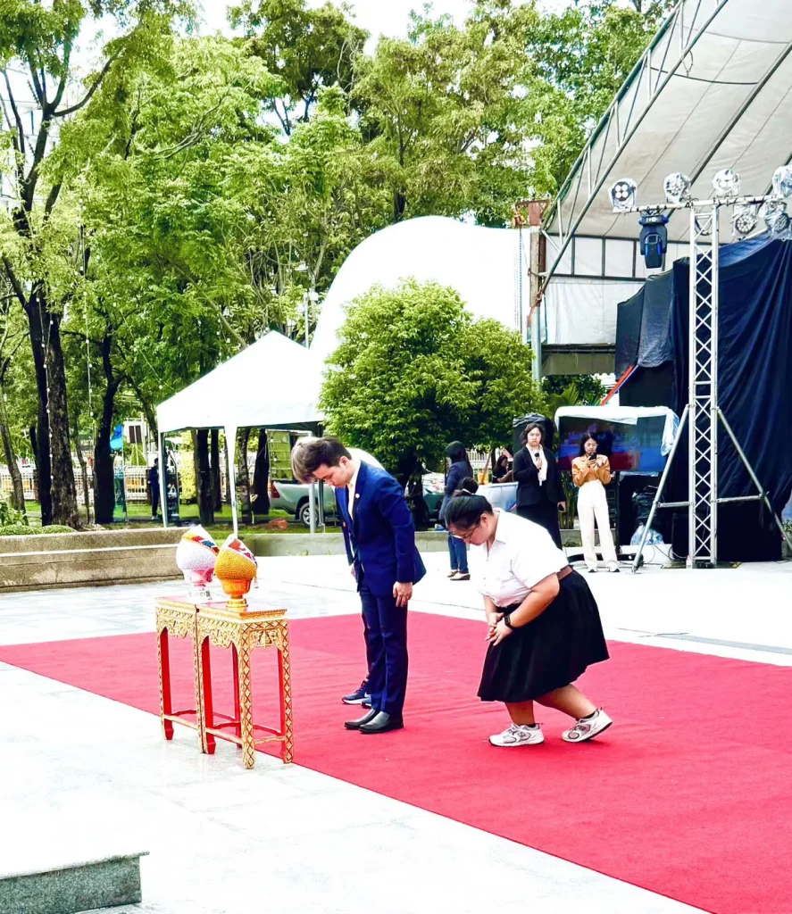 02 ‘นิด้า’ ร่วมพิธีวางพานพุ่ม เนื่องในครบรอบ 65 ปี สจล.