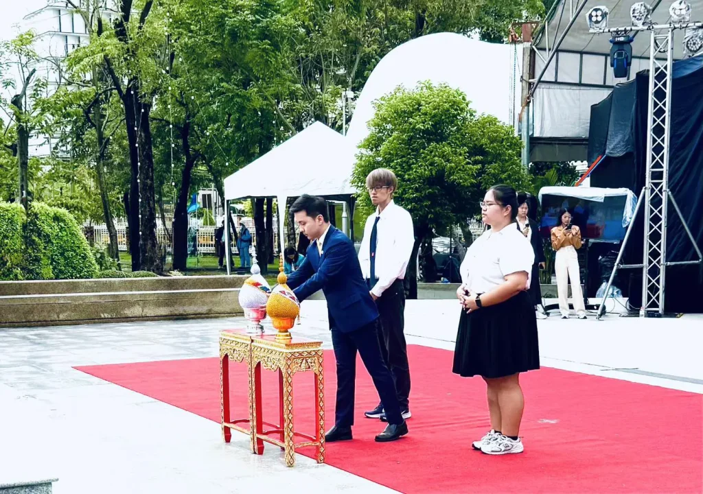 03 ‘นิด้า’ ร่วมพิธีวางพานพุ่ม เนื่องในครบรอบ 65 ปี สจล.