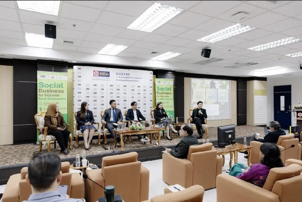 Yunus-NIDA202508 ‘นิด้า’ จัด Yunus-NIDA Forum 2025 ขับเคลื่อนธุรกิจเพื่อสังคม