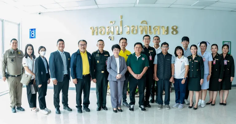 ‘นิด้า’ เข้าเยี่ยมทหารที่ได้รับบาดเจ็บจากการปฏิบัติหน้าที่