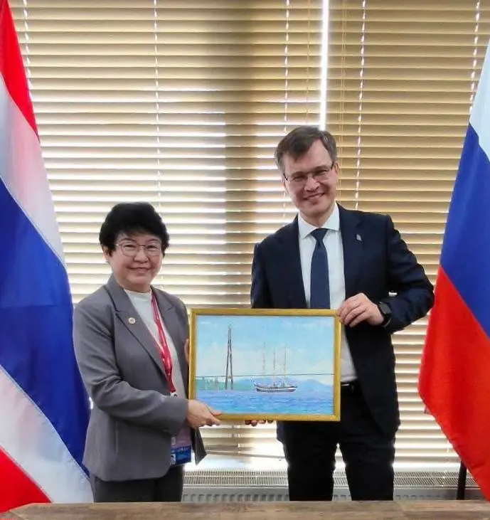 nida-apec-russia04 ‘นิด้า’ เข้าร่วมการประชุมเอเปค ณ เมืองวลาดีวอสตอคสหพันธรัฐรัสเซีย