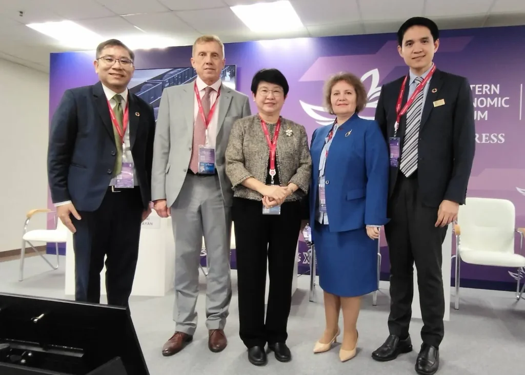 nida680904-03 ‘นิด้า’ ร่วมเสวนาในการประชุมเอเปค ณ สหพันธรัฐรัสเซีย