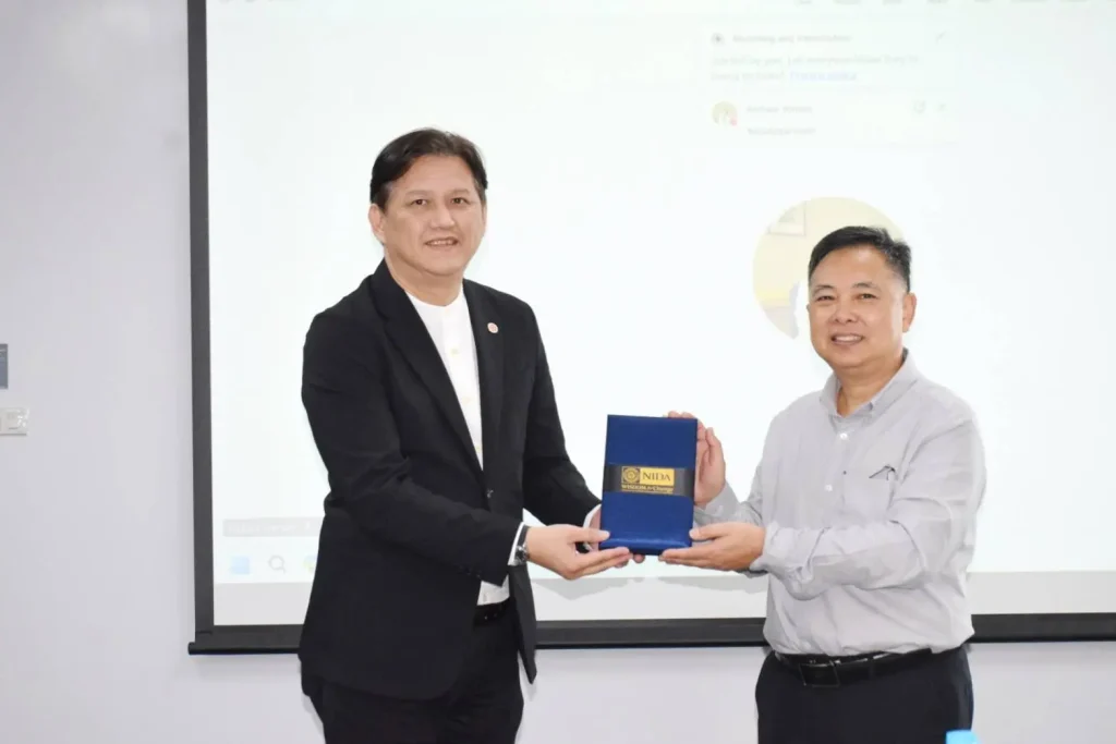 681003oia_ (6) ‘นิด้า’ ร่วมกับศูนย์ประสานงาน NIDA เฉิงตู จัดเสวนาพิเศษด้านความร่วมมือทางวิชาการ