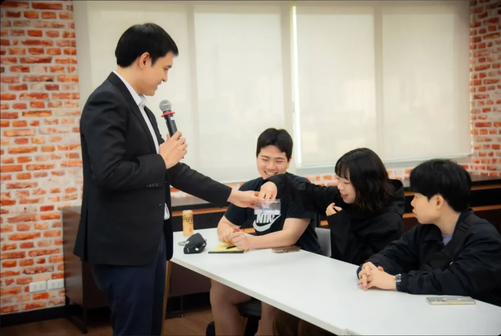 ‘นิด้า’ จัดโครงการบรรยายเชิงปฏิบัติการ “Connecting Cultures through Communication”